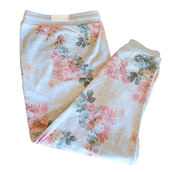 Maurices Plus Size Gray Floral Joggers Sz 4X NWT - Picture 2 of 13